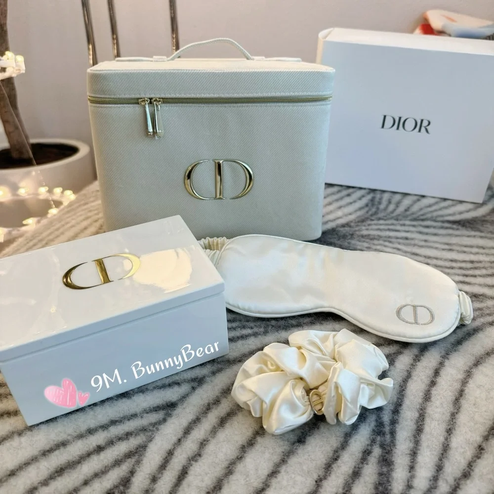 DIOR ノベルティ　& サンプルセット　& クッションファンデ空ケース メルカリ